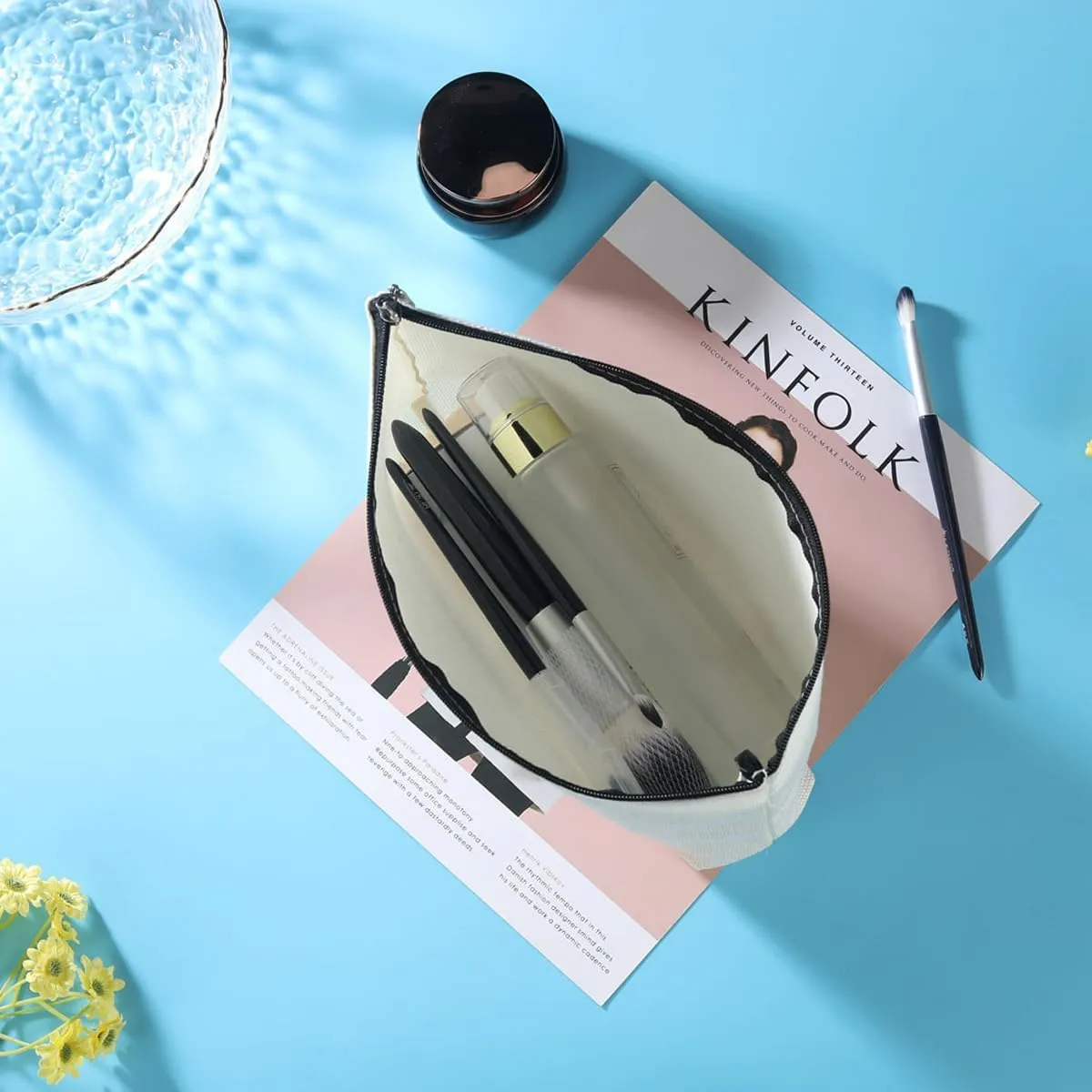 Funny Raccoon Makeup Bag Animal Humor Vintage Cosmetic Bag Raccoon Stuff Raccoon Gifts Funny Gifts for Women Raccoon Lovers Friends Wife Sisters Christmas Birthday Gifts Travel Toiletry Bag