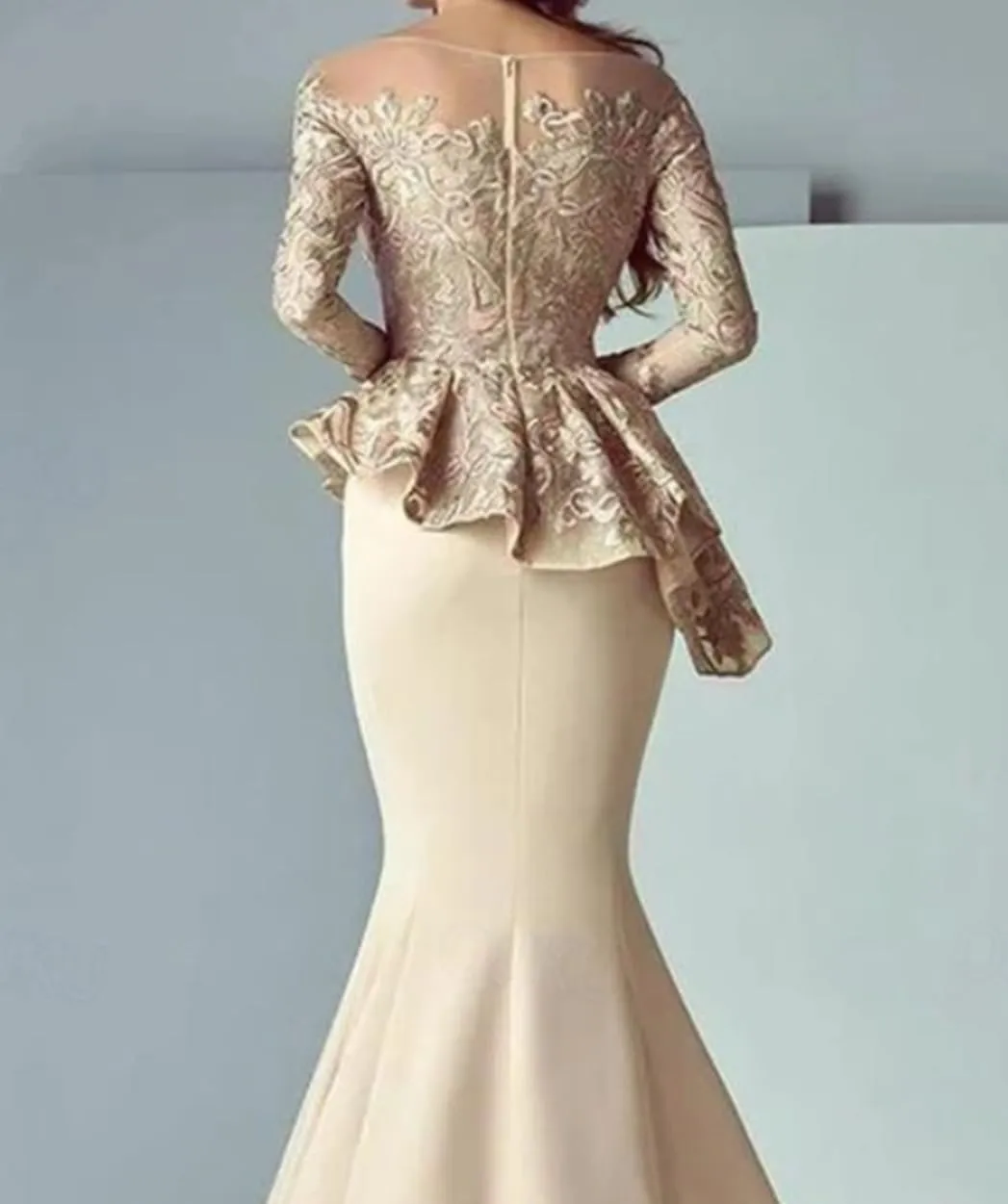 Noufany Mermaid Lace Mother of The Bride Dress Scoop Neck Long Sleeve Floor Length Formal Wedding Guest Dresses with Peplum