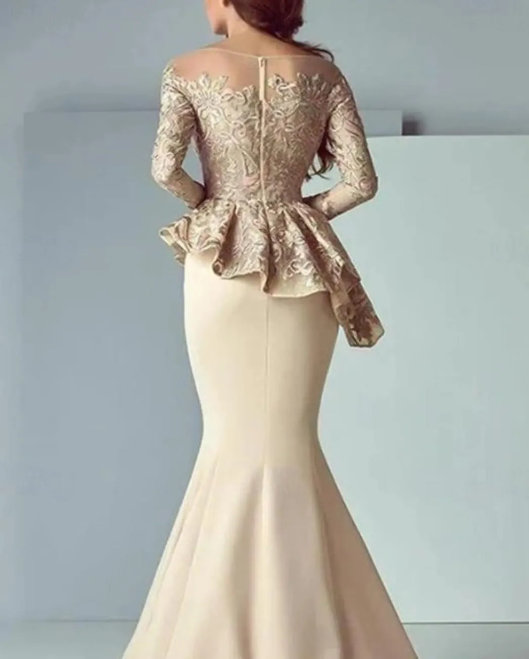 Noufany Mermaid Lace Mother of The Bride Dress Scoop Neck Long Sleeve Floor Length Formal Wedding Guest Dresses with Peplum