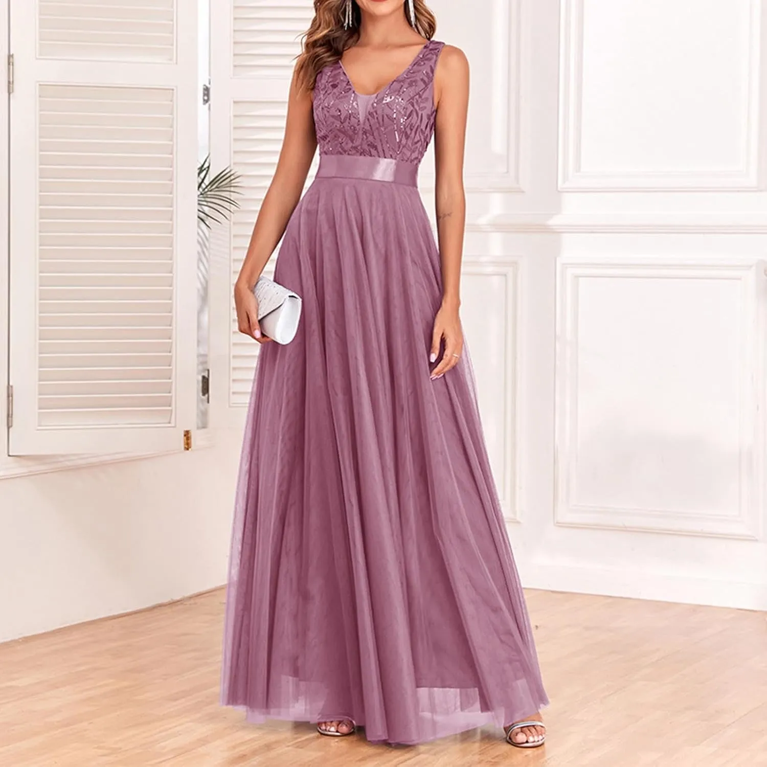 Women V Neck Tulle Bridesmaid Dress Sleeveless Embroidered A Line Long Formal Dresses Maxi Cocktail Evening Party Gowns