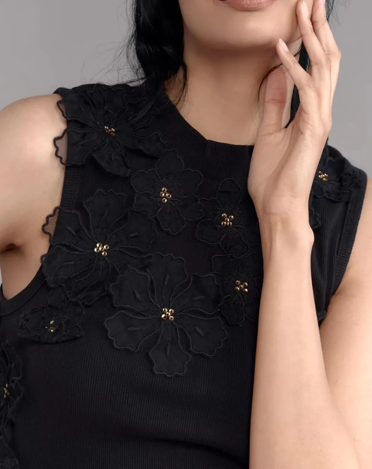 Womens 3D Flower Applique Tank Top 2025 Cute Floral Mock Neck Sleeveless Tops Summer Slim Fit Ribbed Knit Shirts
